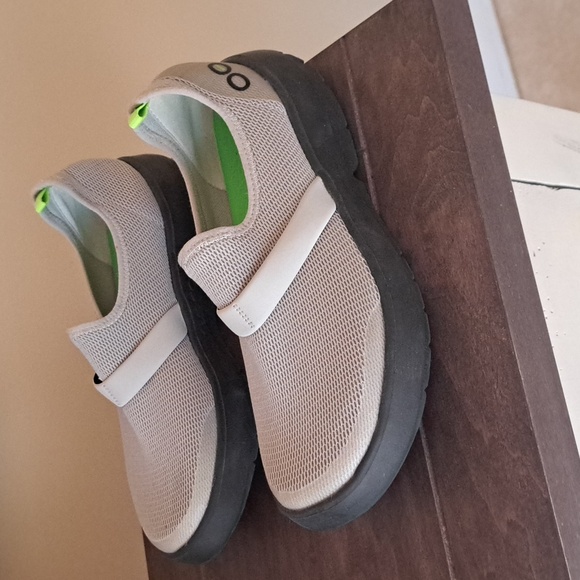 Oofos OOmg stretch slip on shoe grey women sz9 Excellent - Picture 1 of 10